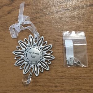 “Aunt” bundle, ornament and charm